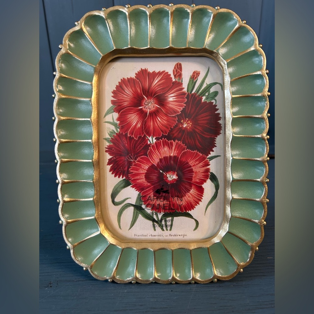 Vintage-Inspired Green and Gold Picture Frame (New)